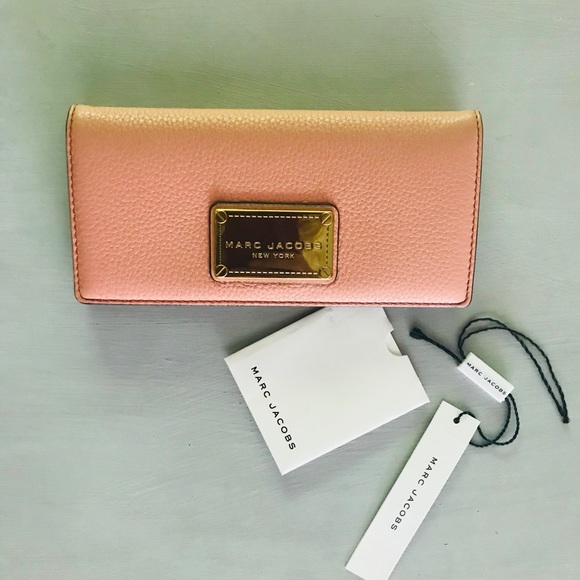 Marc Jacobs Handbags - Marc Jacobs wallet